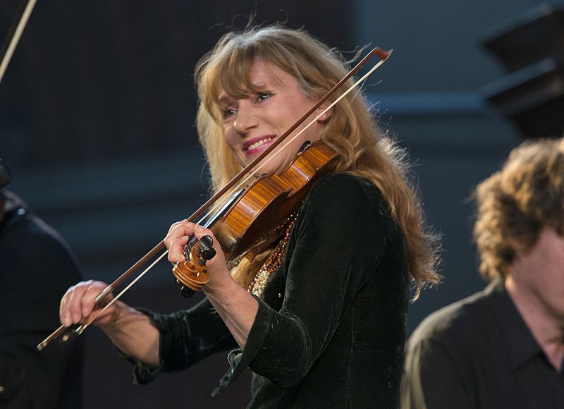 File:Lucie Skeaping violin.jpg