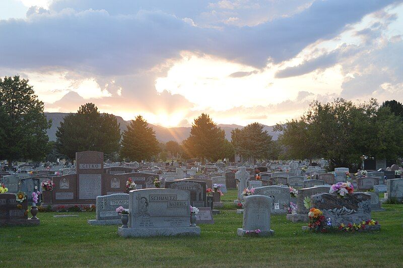 File:Mount Olivet Cemetery.JPG