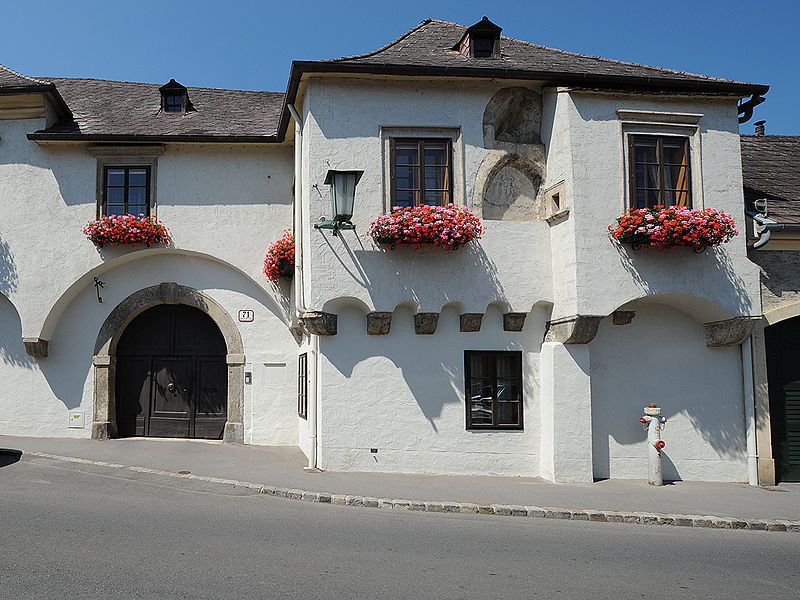 File:Perchtoldsdorf Schieferhof.jpg