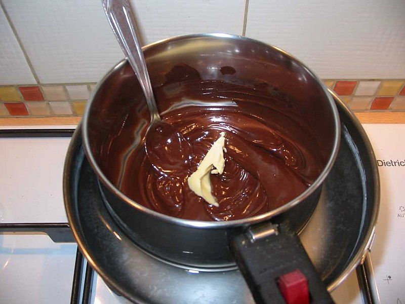 File:Preparation gateau roule4.jpg