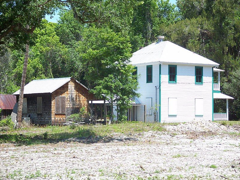 File:Spuds Sanchez Homestead01.jpg