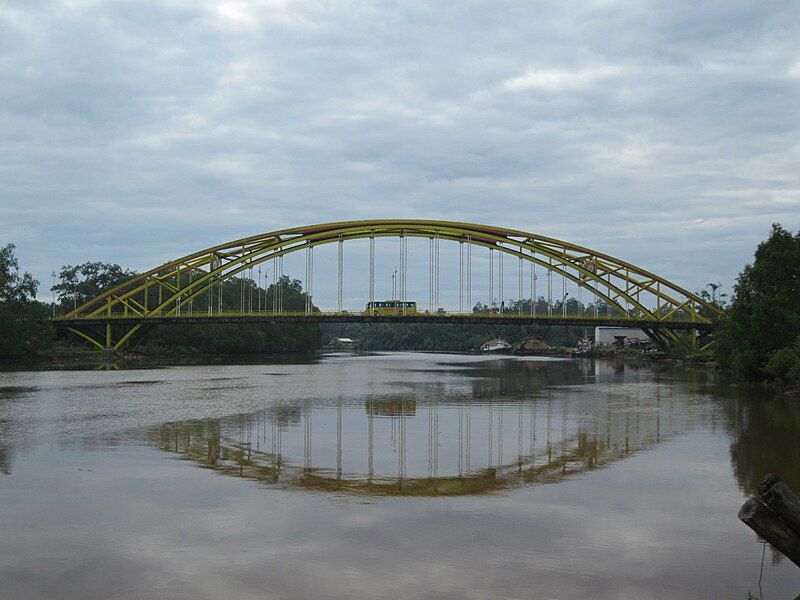 File:The mukah bridge.jpg