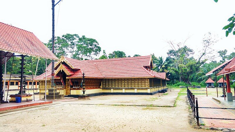 File:Vettikulangara Devi Temple.jpg