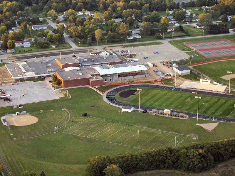 File:Walkerton-indiana-john-glenn-high-school.jpg