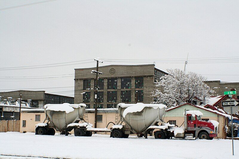 File:AlbuquerqueRailroadShops.JPG