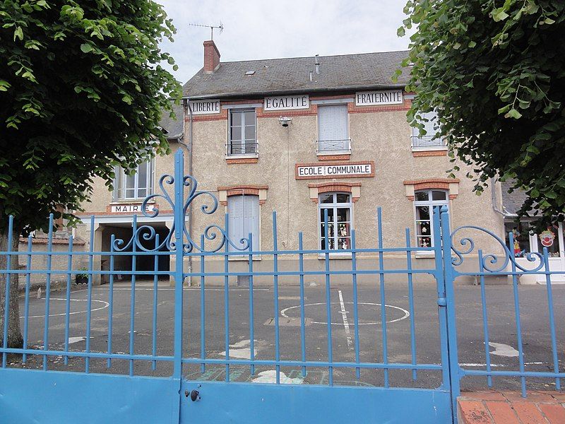 File:Andonville (Loiret) Mairie-école.JPG