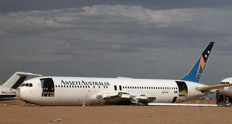 File:Ansett-767-N407AN-070405-01-12.jpg