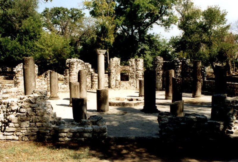 File:Butrint baptistery.jpg