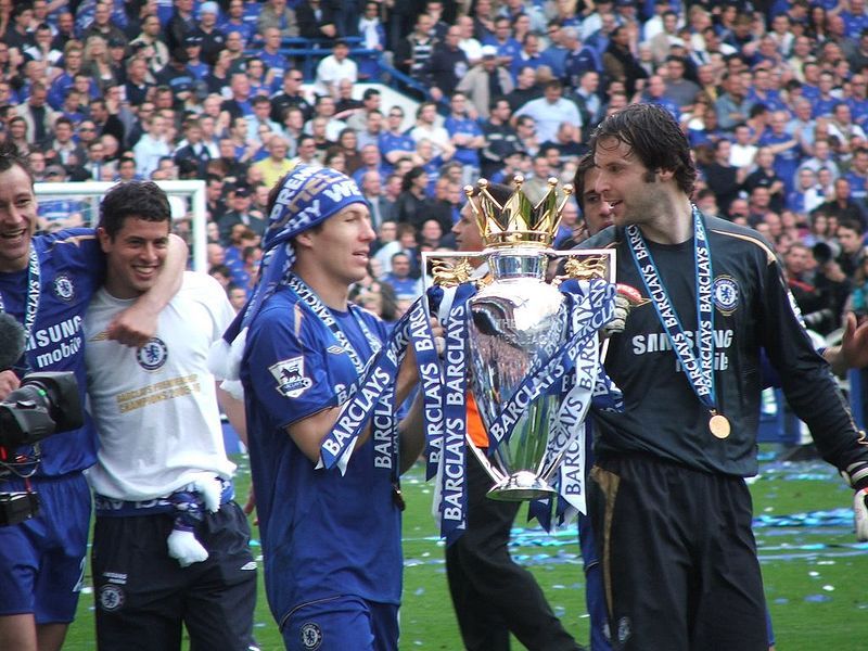 File:Chelsea0506TrophyPresent.jpg