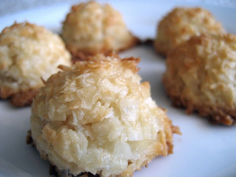 File:Coconut macaroons.jpg