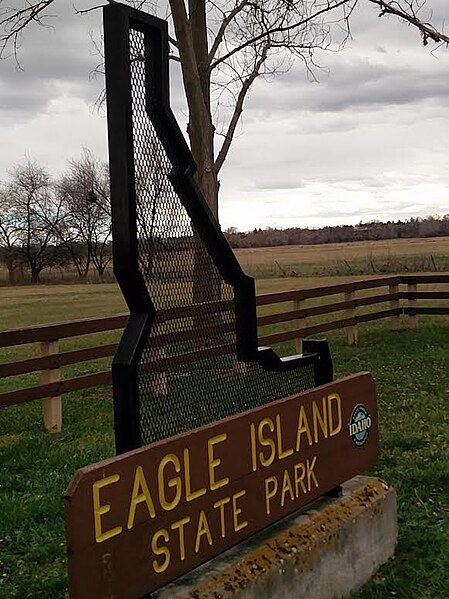 File:EagleIslandStatePark.jpeg