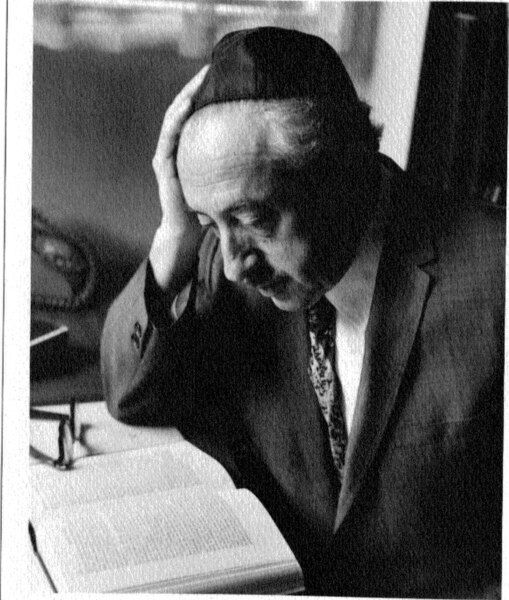 File:EliezerBerkivitsReading.jpg