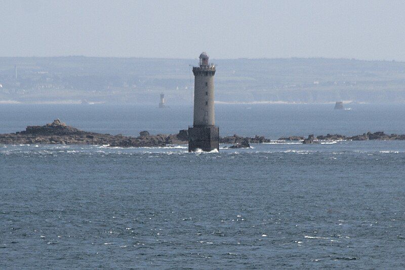 File:Kereon from Ouessant.jpg