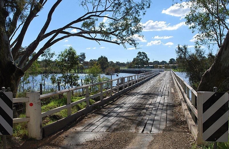 File:Kirwans Bridge 004.JPG