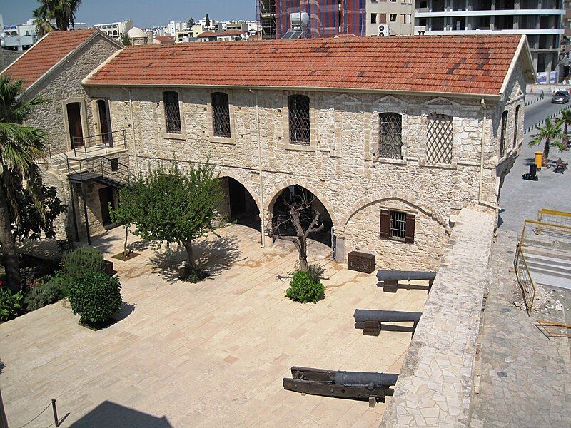 File:Larnaca castle.jpg