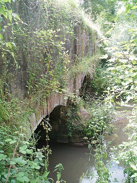 File:Murtry aqueduct 1.jpg