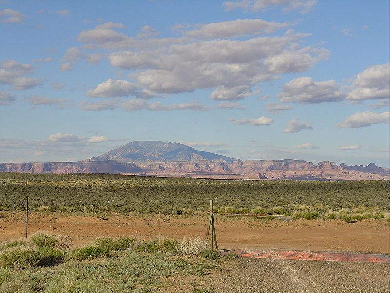 File:Navajo Mountain (DSC06292).jpg