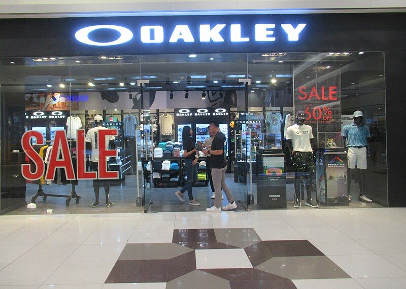 File:Oakley, Inc.1.jpg