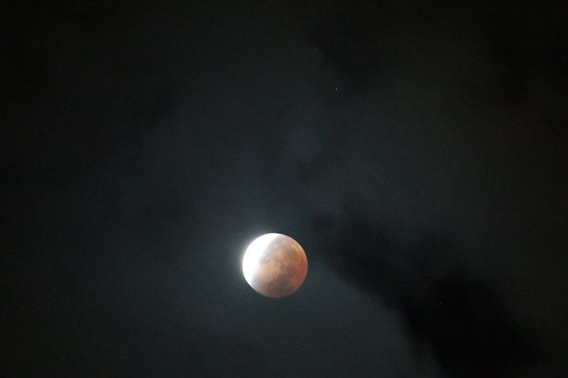 File:Partiallunareclipse.jpg