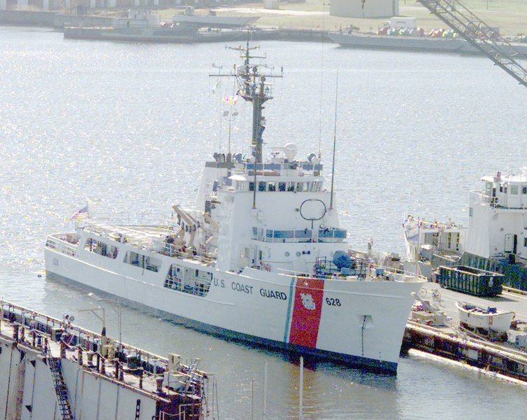 File:USCGC Durable WMEC-628.jpg