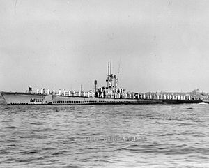 Threadfin's sailors line the deck, possibly at the naval base at Staten Island, N.Y., 22 September 1945.