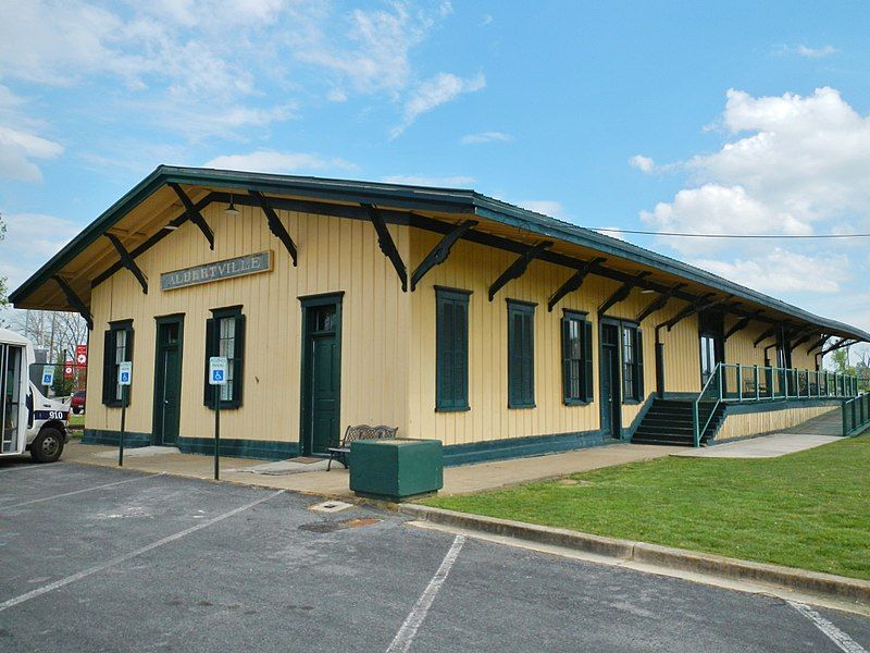 File:Albertville, Alabama Depot.JPG