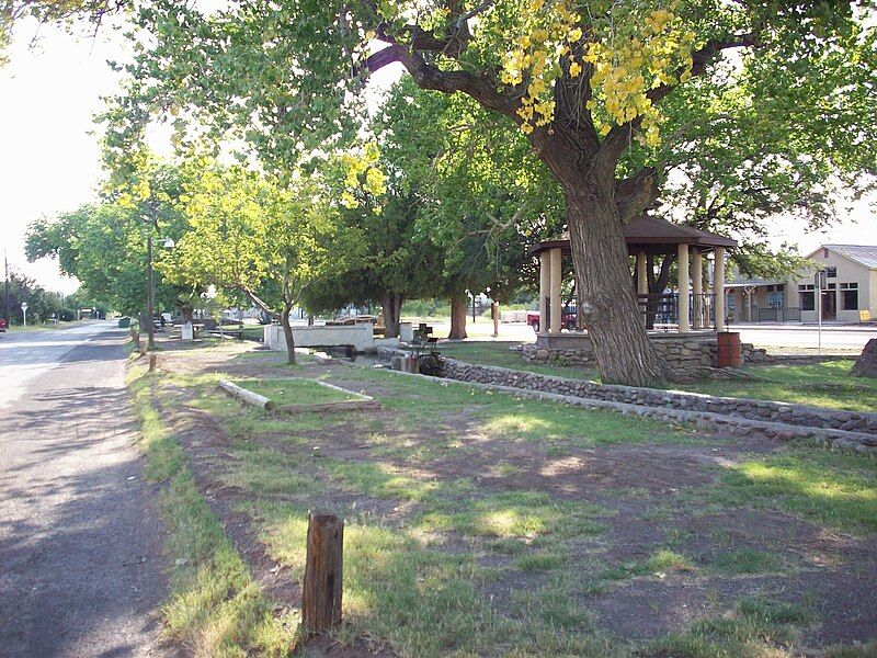 File:Balmorhea Park.jpg