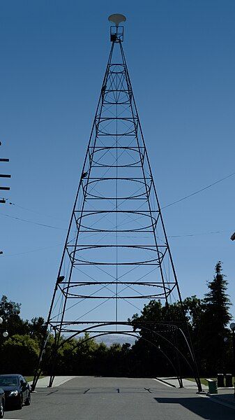 File:Beam-Me-Up Tower (2561568426).jpg