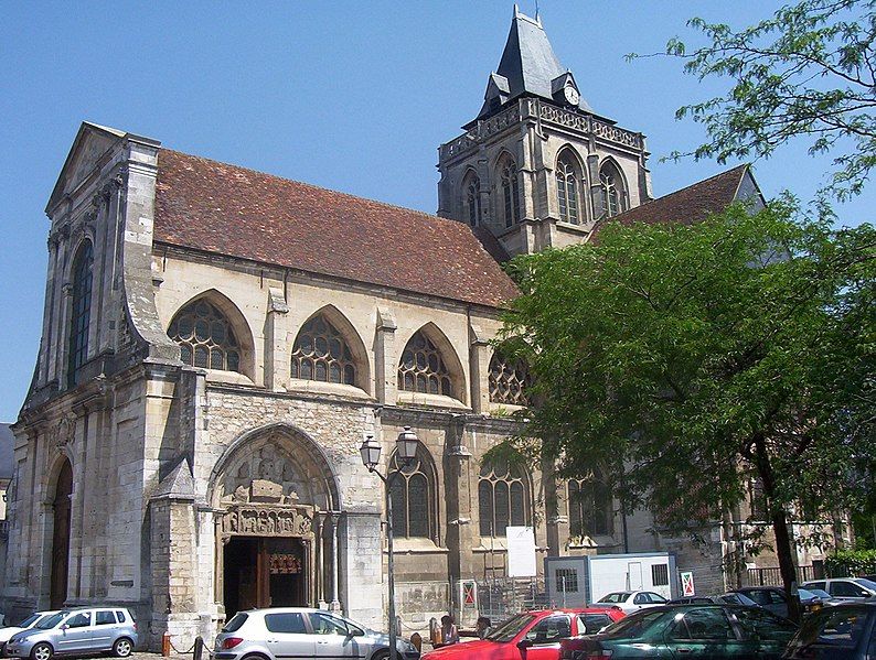 File:Eglise-st-taurin.jpg