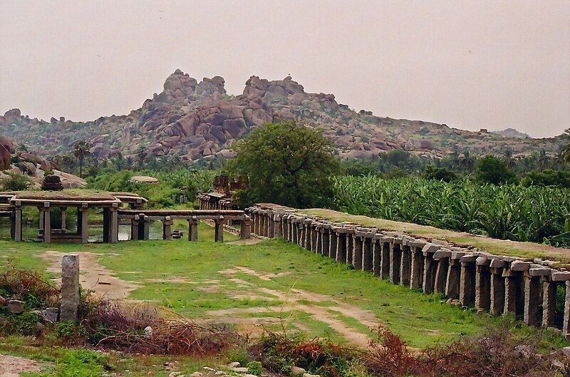 File:Hampi marketplace.jpg