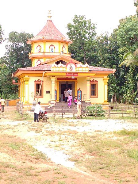 File:Kamakshi Temple Asnoti.jpg