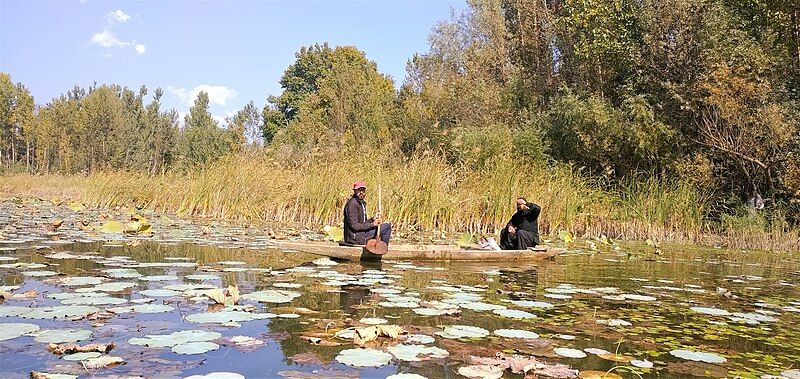 File:Khanpursar Lake.jpg