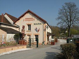 The town hall in Lachapelle-aux-Pots