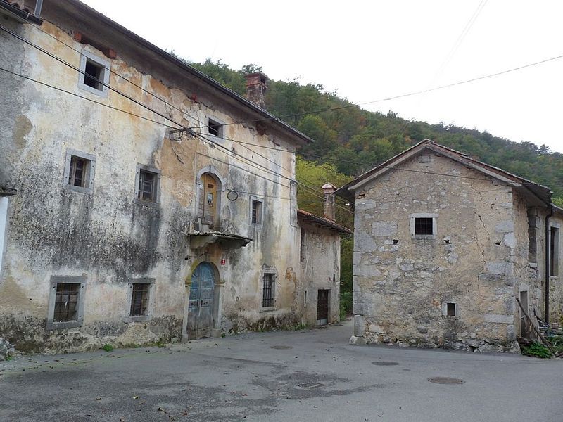 File:Mahniči.jpg