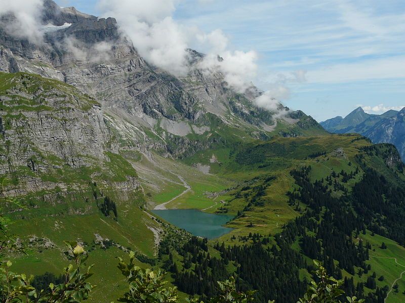 File:Oberblegisee vom Seblengrat.jpg