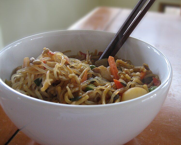 File:Shirataki noodle dish.jpg