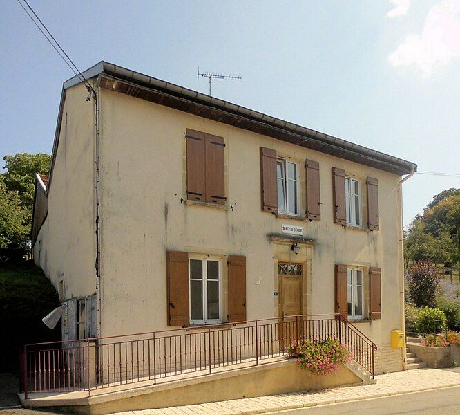 File:Viocourt, Mairie-école.jpg