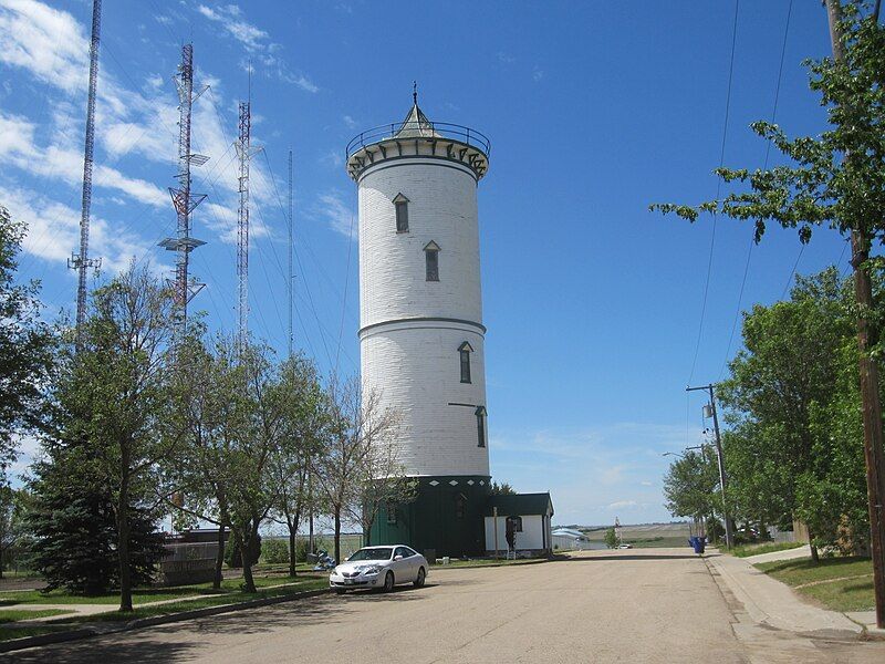 File:Weyburn water tower.jpg