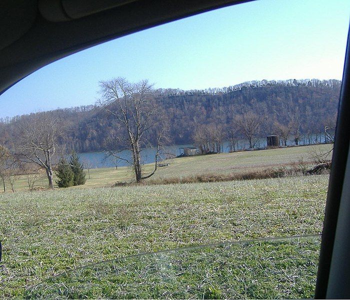 File:Abbott-Holloway Farmland.jpg