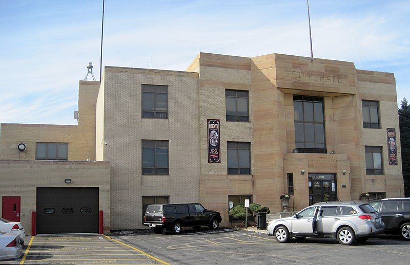 File:Berwyn Municipal Building.jpg