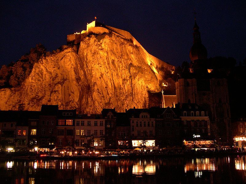 File:Dinant-2004-citadelle.jpg