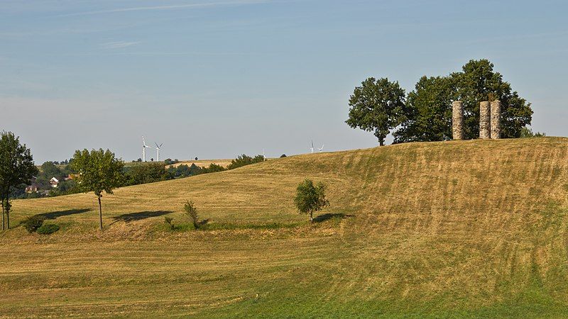 File:Galgen bei Messern.jpg