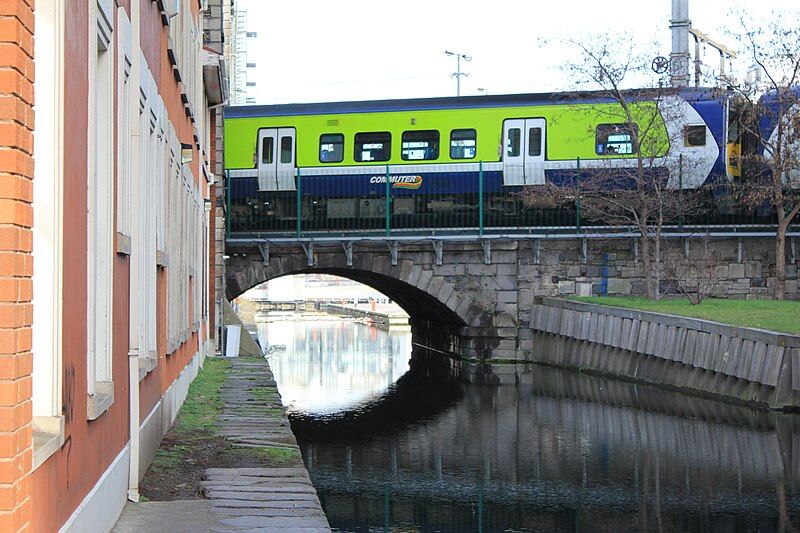 File:GrandCanal-2-RailwayBridge.JPG