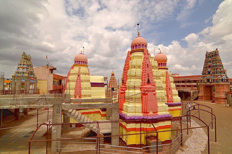 File:Guddapur Temple.JPG