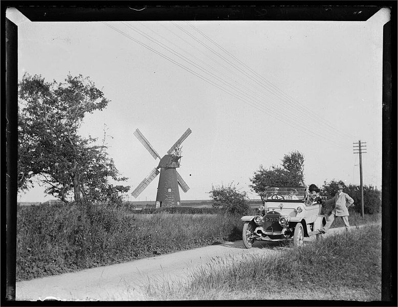 File:Guston Windmill 1913.jpg