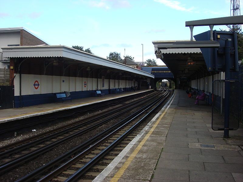 File:Harlesden station 2.jpg