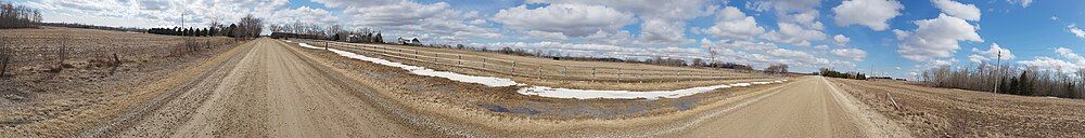 Sideroad 9 West in Olivet