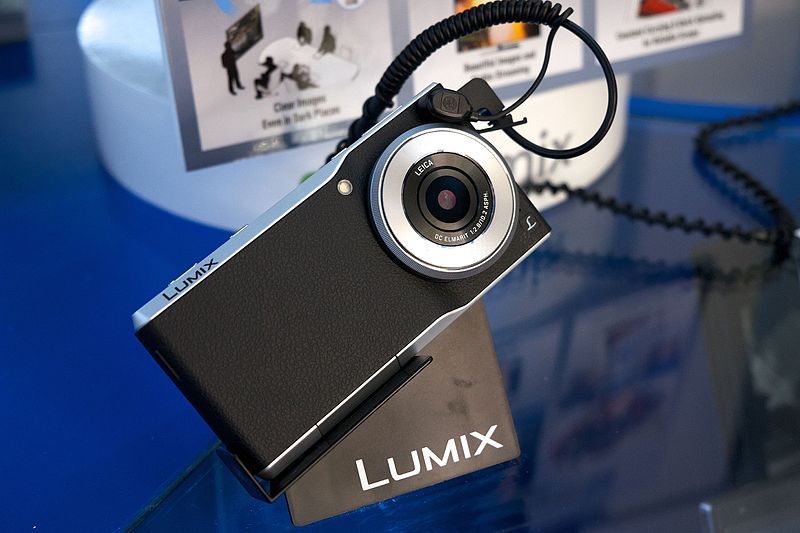 File:Panasonic CM1 (16100935174).jpg