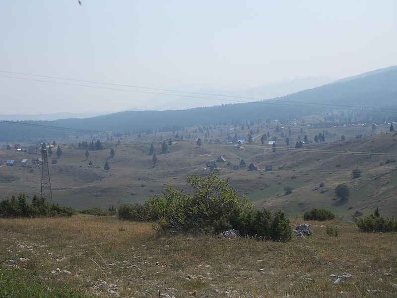 File:Panorama Slatine.jpg