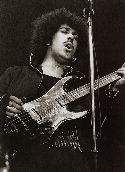 File:Phil Lynott singing.jpg